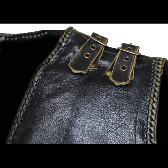 Men’s Motorcycle Distressed Black Side Laced Biker Concealed Carry Leather Vest - Picture 6 of 9